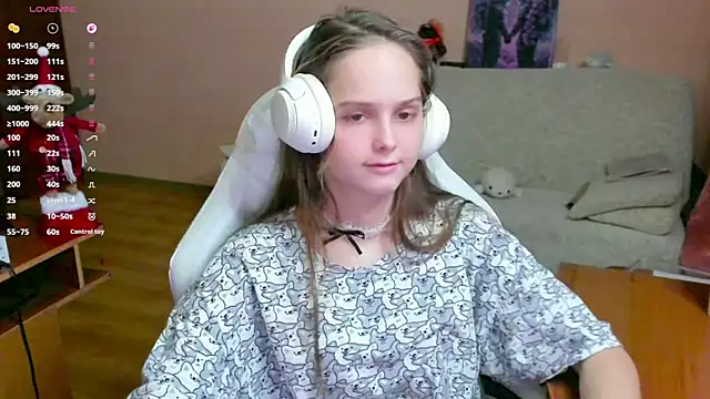 Snapshot of SharybbFace chatting on 11/12/25, 03:16 SharybbFace online show from 11/12/25, 03:16