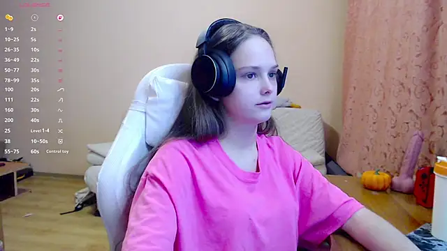 Snapshot of SharybbFace chatting on 11/02/25, 03:17 SharybbFace online show from 11/02/25, 03:17