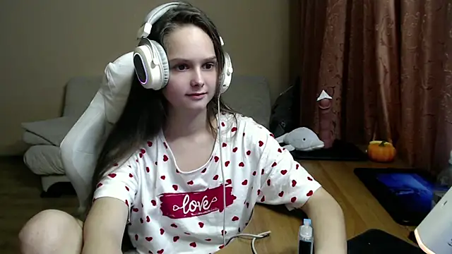 Snapshot of SharybbFace chatting on 10/06/25, 03:24 SharybbFace online show from 10/06/25, 03:24