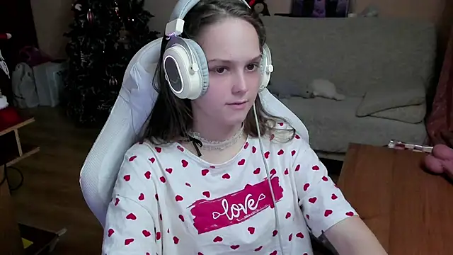 Snapshot of SharybbFace chatting on 11/20/25, 03:34 SharybbFace online show from 11/20/25, 03:34