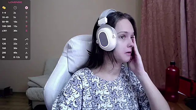 Snapshot of SharybbFace chatting on 10/25/25, 03:01 SharybbFace online show from 10/25/25, 03:01