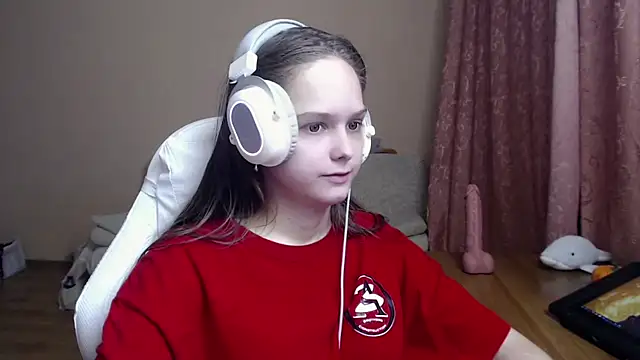 Snapshot of SharybbFace chatting on 10/17/25, 03:36 SharybbFace online show from 10/17/25, 03:36