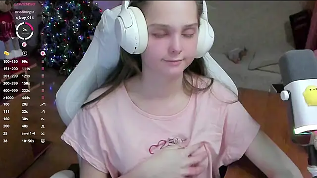 Snapshot of SharybbFace chatting on 12/18/25, 03:16 SharybbFace online show from 12/18/25, 03:16