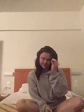 Mia Winters online show from 04/17/26, 06:00