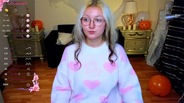 JuicyLullu online show from 10/21/25, 11:31