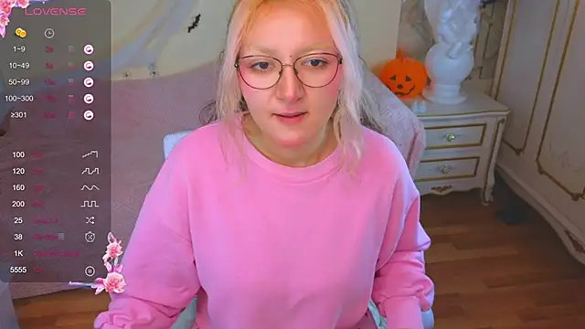 JuicyLullu online show from 11/06/25, 04:27