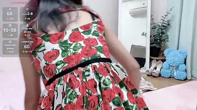 RIjiejie2 online show from 10/14/25, 02:17