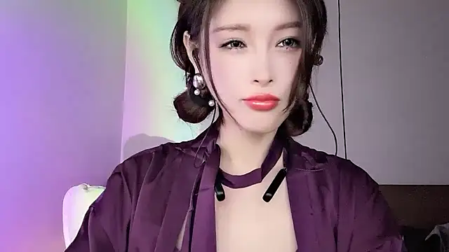 QiaoHui online show from 10/18/25, 12:29