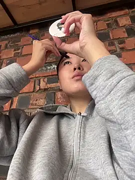 Snapshot of LAURA_LLL chatting on 09/20/25, 05:45 LAURA LLL online show from 09/20/25, 05:45