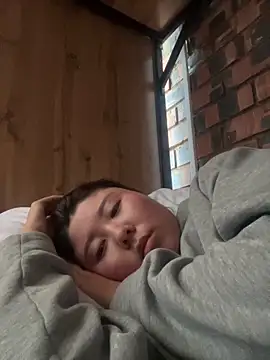 Snapshot of LAURA_LLL chatting on 09/17/25, 12:07 LAURA LLL online show from 09/17/25, 12:07