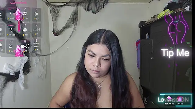 Snapshot of SabrinaSalazar11_ chatting on 10/27/25, 05:08 SabrinaSalazar11  online show from 10/27/25, 05:08