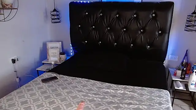 Antonella RiosFG online show from 10/20/25, 06:08