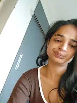 Snapshot of veronica_97 chatting on 11/12/25, 11:14 veronica 97 online show from 11/12/25, 11:14