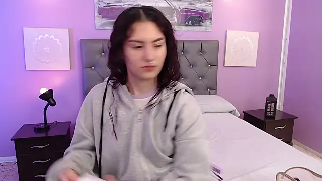 Snapshot of Sabriinaa_Foxx chatting on 11/17/25, 02:32 Sabriinaa Foxx online show from 11/17/25, 02:32