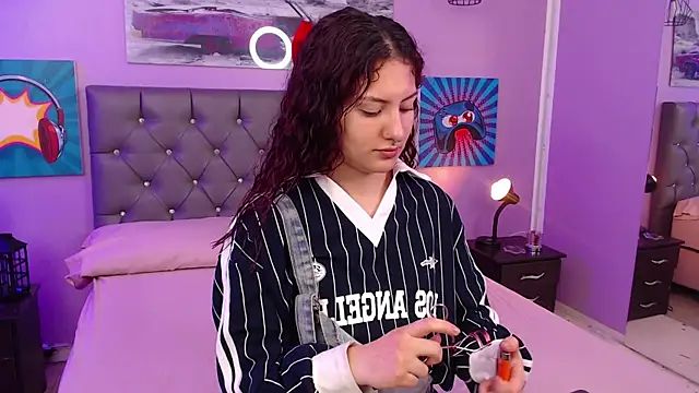 Snapshot of Sabriinaa_Foxx chatting on 10/24/25, 12:26 Sabriinaa Foxx online show from 10/24/25, 12:26