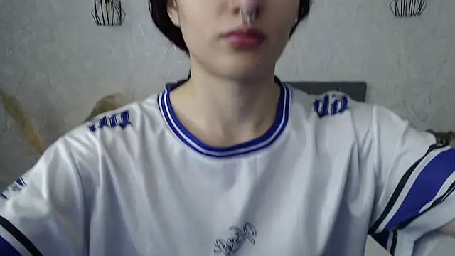 Snapshot of Sabriinaa_Foxx chatting on 12/16/25, 01:37 Sabriinaa Foxx online show from 12/16/25, 01:37