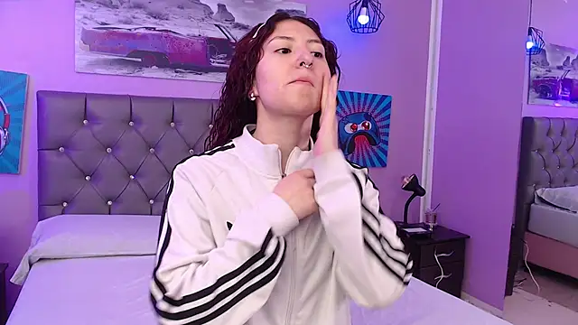 Snapshot of Sabriinaa_Foxx chatting on 10/22/25, 12:15 Sabriinaa Foxx online show from 10/22/25, 12:15