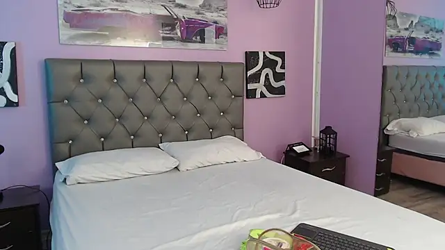 Snapshot of Sabriinaa_Foxx chatting on 12/03/25, 03:44 Sabriinaa Foxx online show from 12/03/25, 03:44