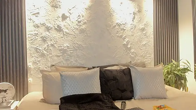 joselin rouse online show from 04/25/26, 01:41