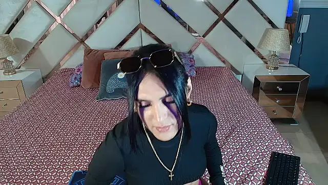 Snapshot of FuckcmycockLove chatting on 09/19/25, 04:11 FuckcmycockLove online show from 09/19/25, 04:11
