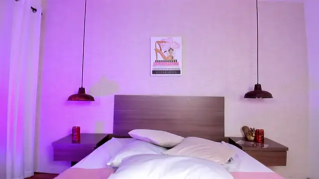 cloehill  online show from 12/02/25, 11:45