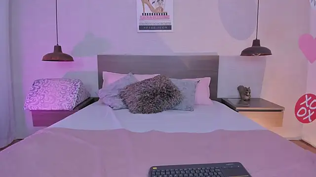 Snapshot of cloehill_ chatting on 02/24/26, 12:28 cloehill online show from 02/24/26, 12:28