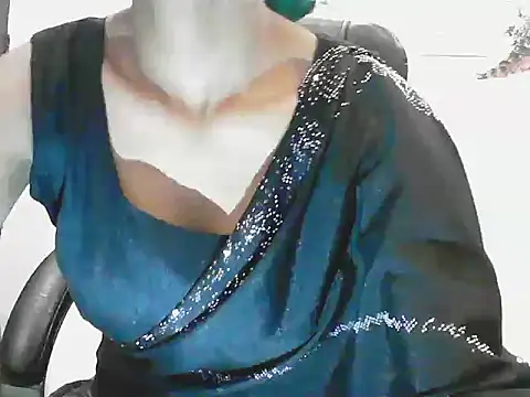 Snapshot of short_girl_ chatting on 06/20/26, 06:13 short girl online show from 06/20/26, 06:13