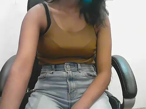 short girl  online show from 05/22/26, 05:00