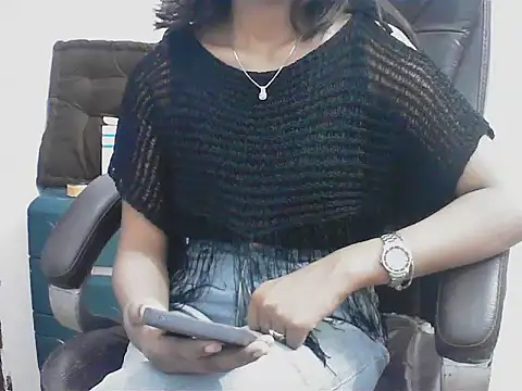 short girl  online show from 03/18/26, 09:48