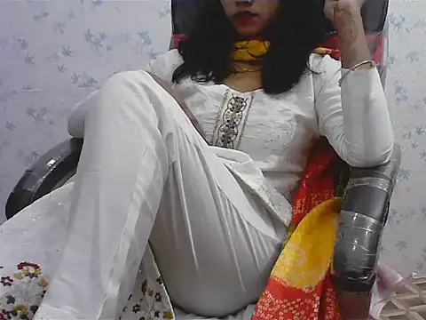 short girl  online show from 04/05/26, 11:33