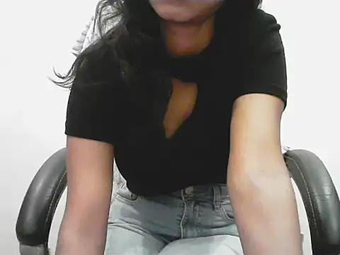 short girl  online show from 05/29/26, 05:30