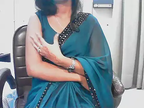 short girl  online show from 11/09/25, 04:55