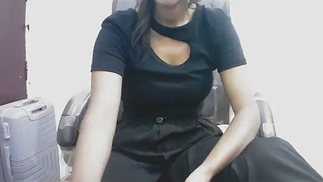 short girl  online show from 04/16/26, 05:14