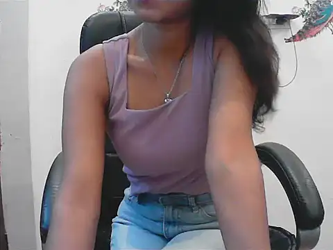 Snapshot of short_girl_ chatting on 07/05/26, 08:10 short girl online show from 07/05/26, 08:10