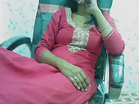 short girl  online show from 03/25/26, 10:41