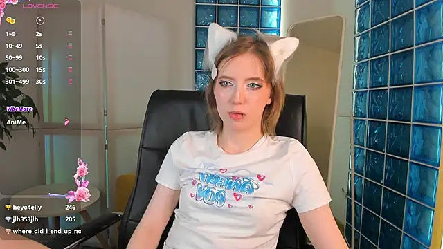 MorgyAsuna  online show from 11/15/25, 06:45