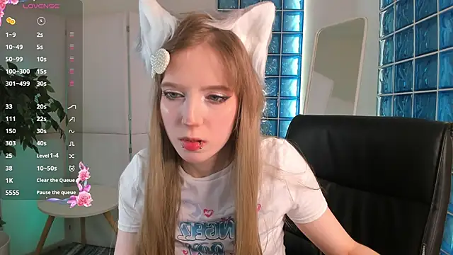 MorgyAsuna  online show from 11/15/25, 06:39