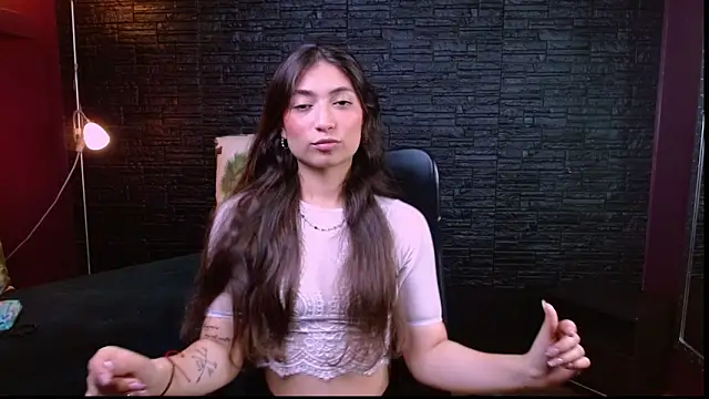 Snapshot of Lizzie_Collin chatting on 09/17/25, 01:35 Lizzie Collin online show from 09/17/25, 01:35