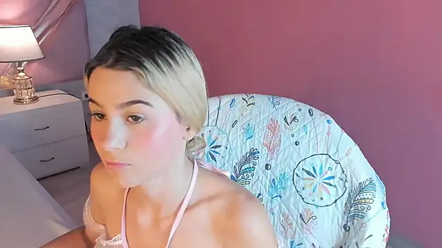 ChloeLaurentt online show from 11/21/25, 02:49