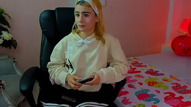 ChloeLaurentt online show from 02/25/26, 02:28