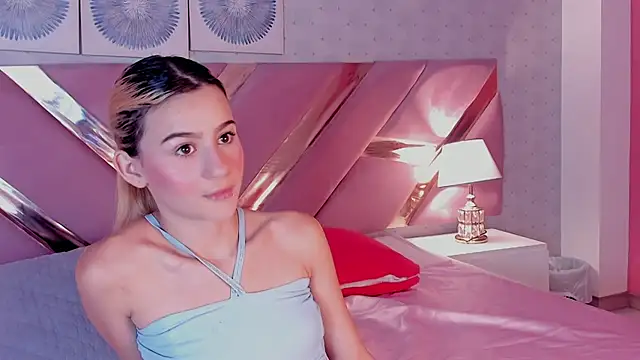 ChloeLaurentt online show from 11/03/25, 08:34