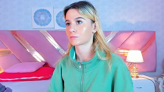 ChloeLaurentt online show from 12/04/25, 02:16