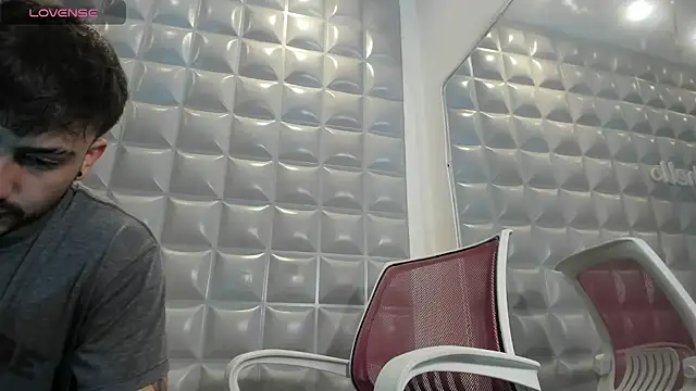 Snapshot of Jack_Daniel__ chatting on 10/09/25, 12:49 Jack Daniel online show from 10/09/25, 12:49