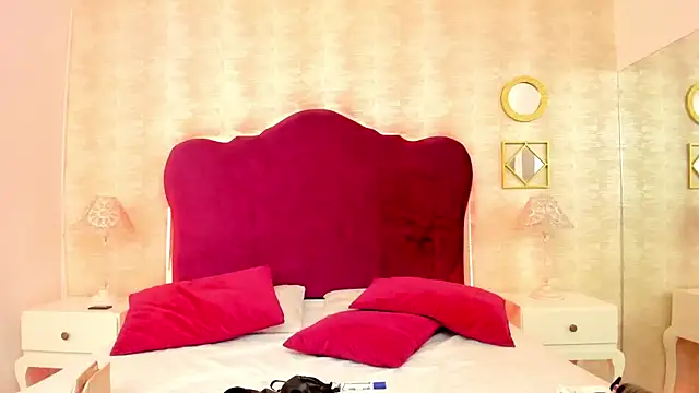 Snapshot of LaylaaDoll chatting on 11/15/25, 07:07 LaylaaDoll online show from 11/15/25, 07:07