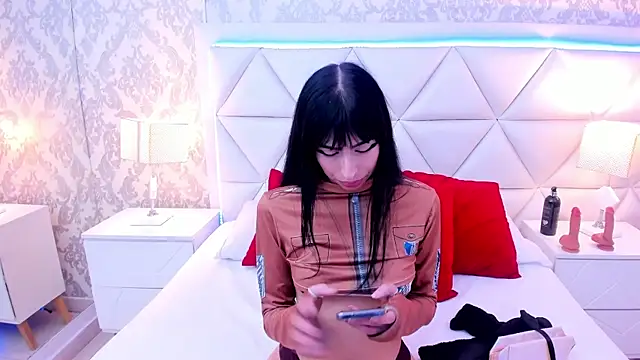 Snapshot of LaylaaDoll chatting on 11/11/25, 05:41 LaylaaDoll online show from 11/11/25, 05:41