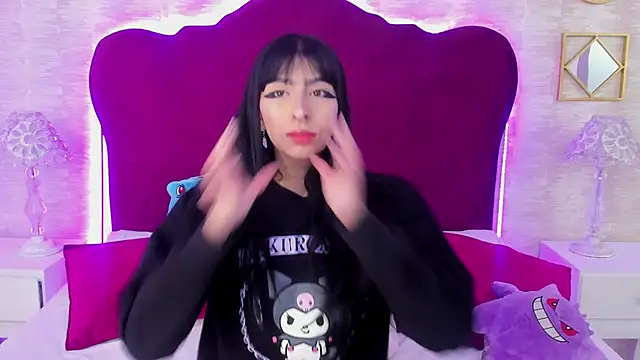 Snapshot of LaylaaDoll chatting on 09/27/25, 12:33 LaylaaDoll online show from 09/27/25, 12:33