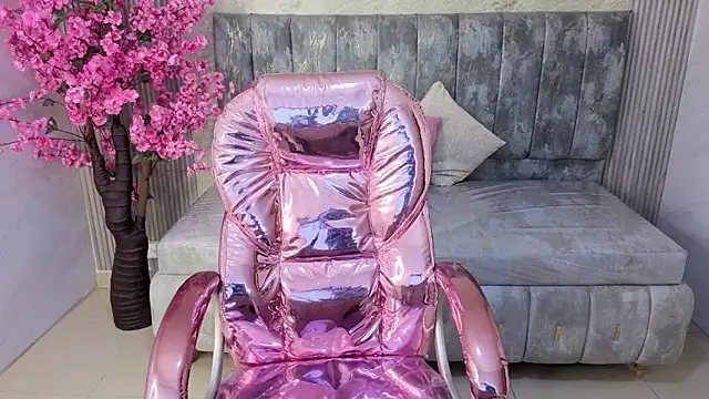 lilith4 s online show from 10/29/25, 08:30