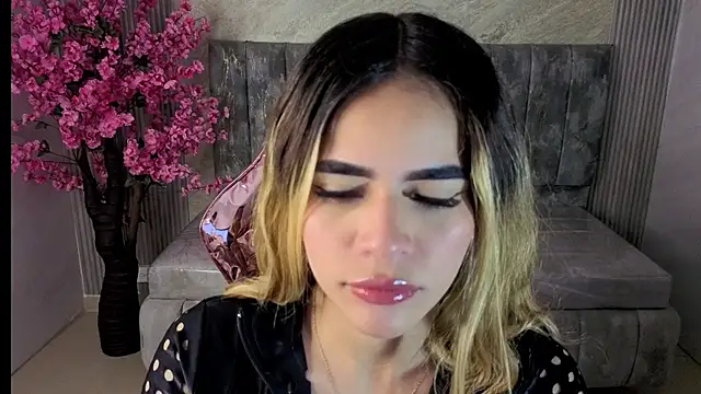 lilith4 s online show from 10/29/25, 03:16