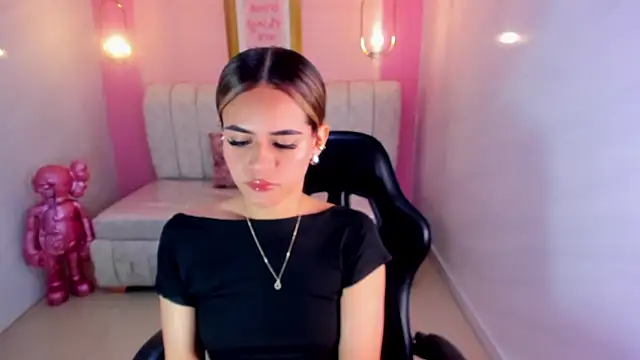 lilith4 s online show from 11/21/25, 08:19