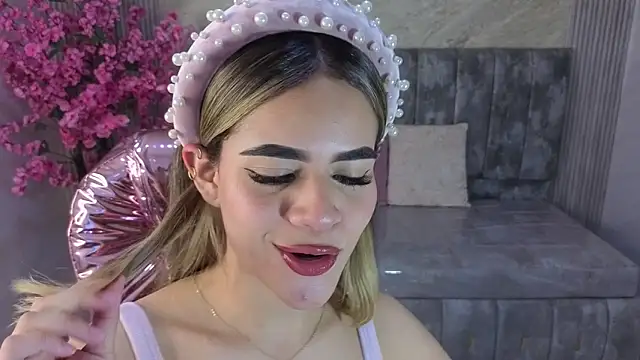 lilith4 s online show from 11/04/25, 08:23